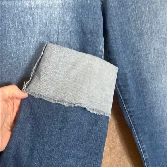 1822 Denim Women's Cropped Capri Jeans - Picture 2 of 9